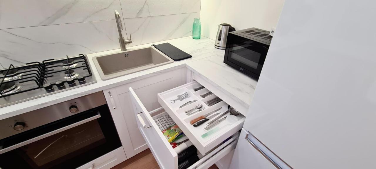 Sonata Apartment ปาเนเวชิส ภายนอก รูปภาพ
